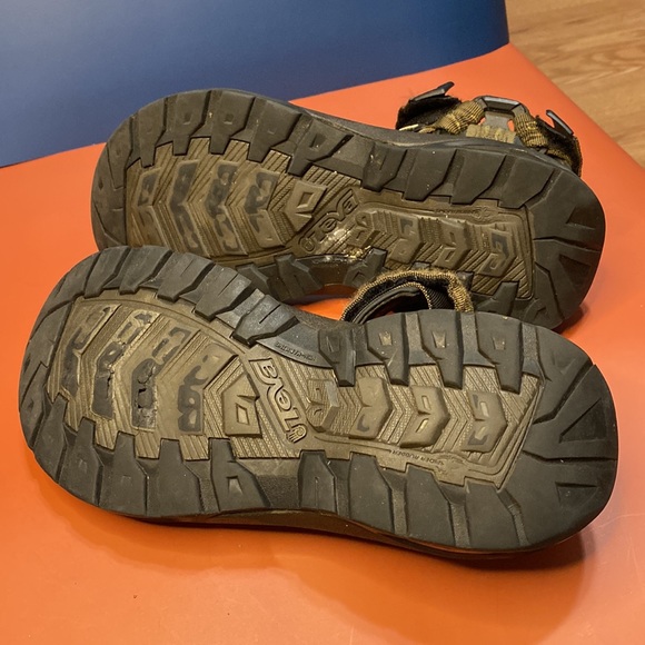 Men’s Teva sandals SZ 10 - Picture 5 of 6